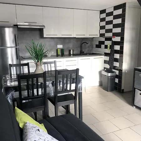 Villa Saint-cyprien : T2 Mezzanine 4/5 Pers, Moderne, A 500m, Parking Prive, Animaux Ok - Fr-1-793-27 *